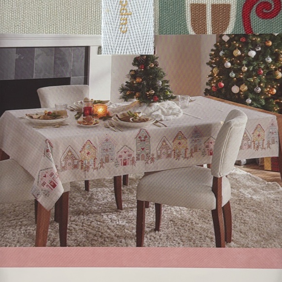 NEW Cupcakes and Cashmere Christmas Gingerbread Shimmer Tablecloth oblong - Picture 5 of 7